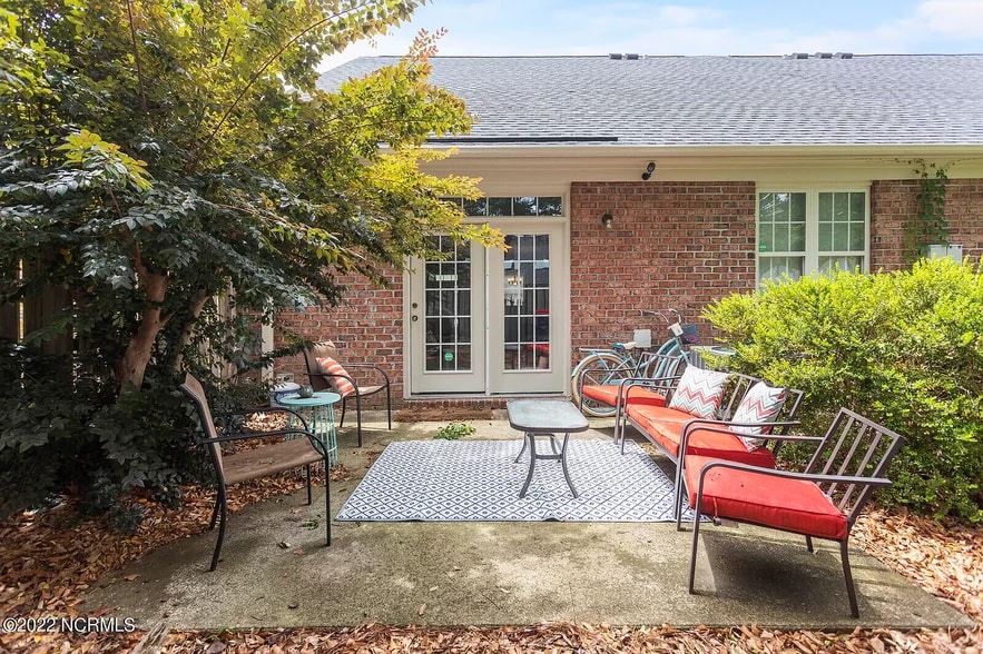 Building Photo - 5006 Carleton Dr