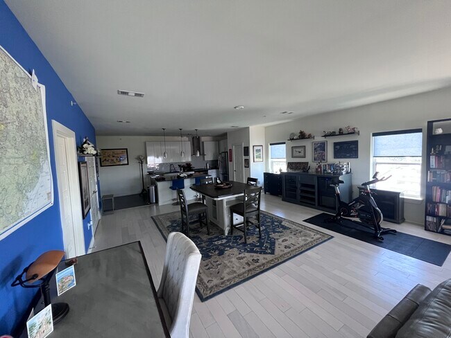 Building Photo - 6444 Burnet Rd