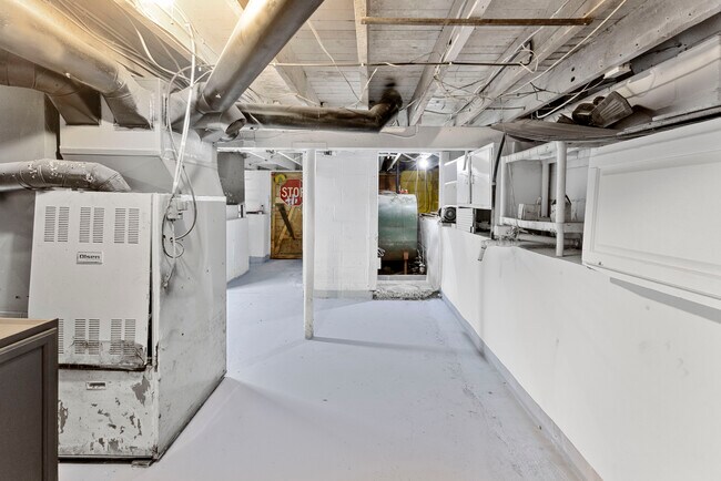 Building Photo - 77 Luka Rd