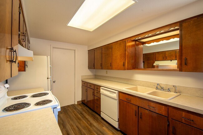 Building Photo - Fern Court Duplex