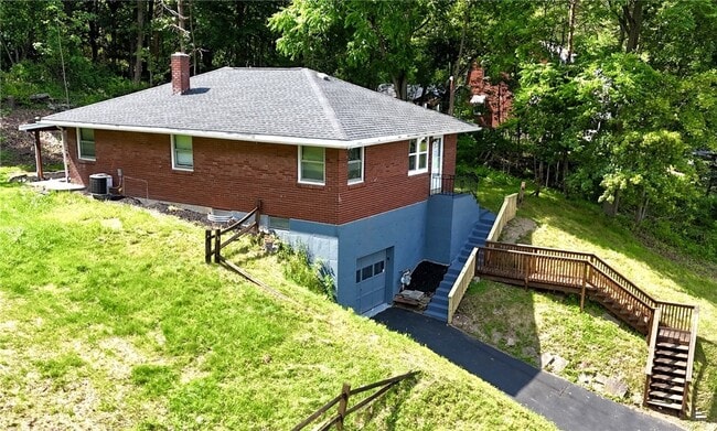 Building Photo - 27 Cornell Ave