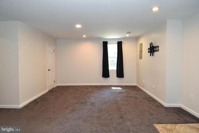 Building Photo - 5920 Langton Dr