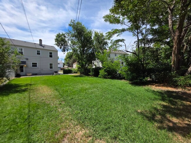 Building Photo - 1206 Putnam St