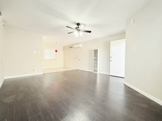 Building Photo - 1343 W 36th St