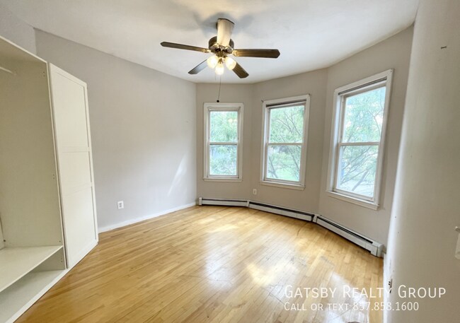 Building Photo - 5 Iroquois St