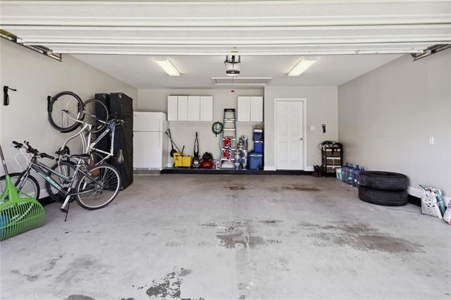 Building Photo - 115 Savanna Dr