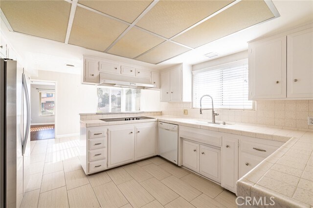 Building Photo - 2221 Palm Cir