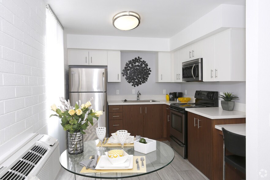 Studio - 450 SF - Latitude 33