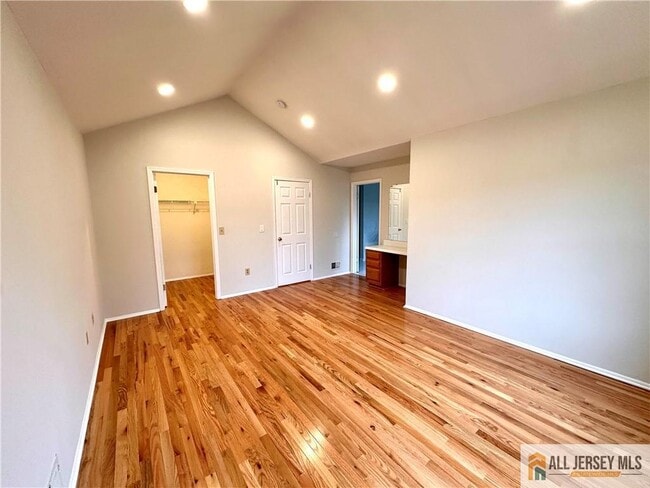 Building Photo - 162 Salem Rd