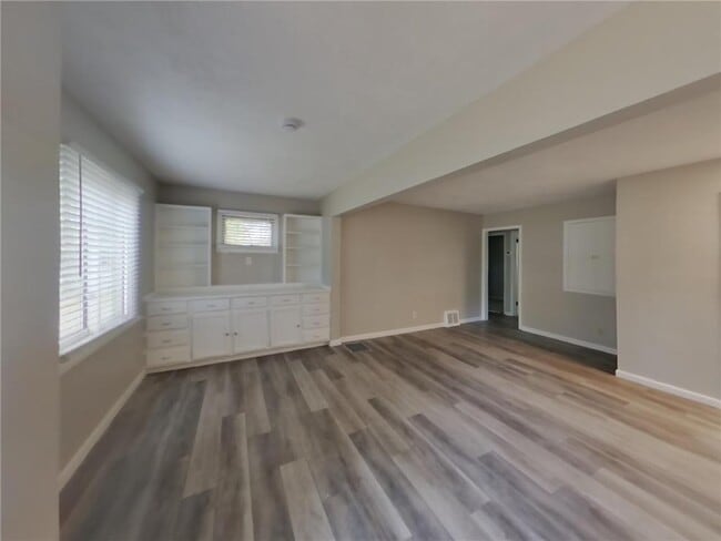 Building Photo - 5406 Utah Ave N