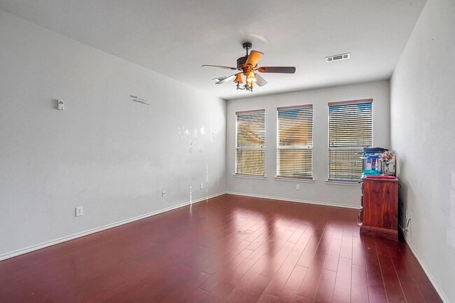 Building Photo - 6200 Melanie Dr