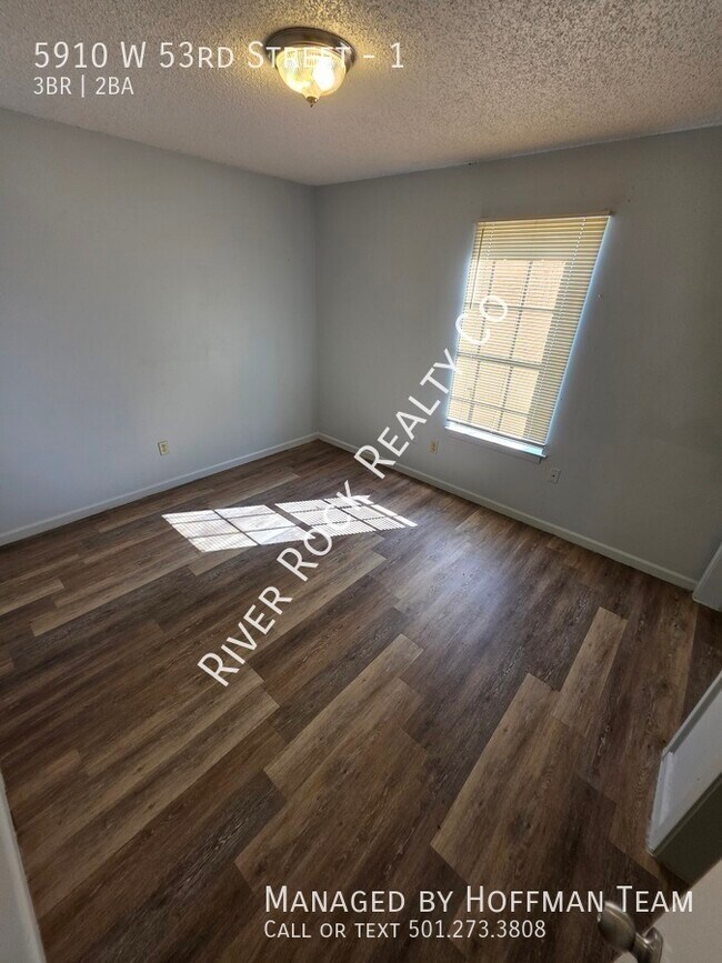 Building Photo - 5910 W 53rd St