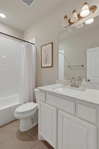 Building Photo - 910 Estelle Dr