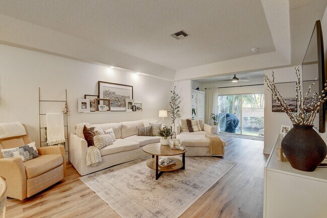 Building Photo - 9892 Summerbrook Terrace
