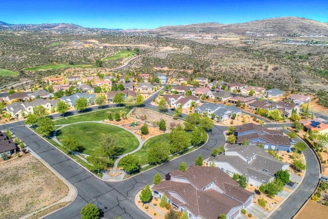 Building Photo - Beautiful 3-bedrooms, 2-baths home in the Stoneridge community!