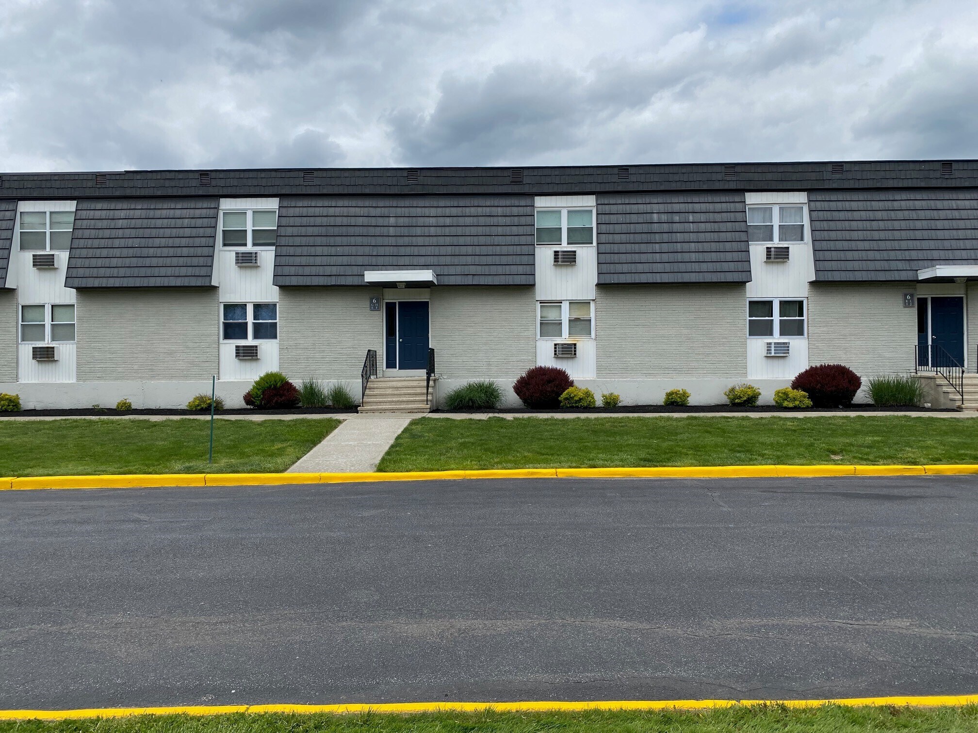 Building Photo - 12 White Gate Dr