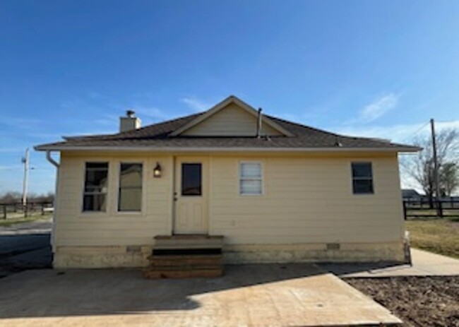 Building Photo - Country house