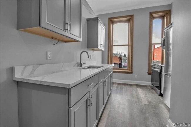 Building Photo - 27 Main St