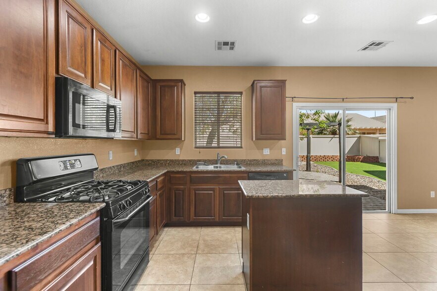 Building Photo - 3936 Red Trumpet Ct