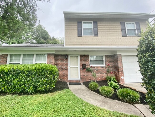 Building Photo - Ready 07-10-26! Great 3-bedroom home in Aragona Village! Stainless Steel Appliances, Granite Coun...