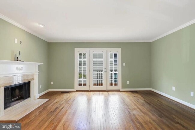 Building Photo - 1800 21st St N