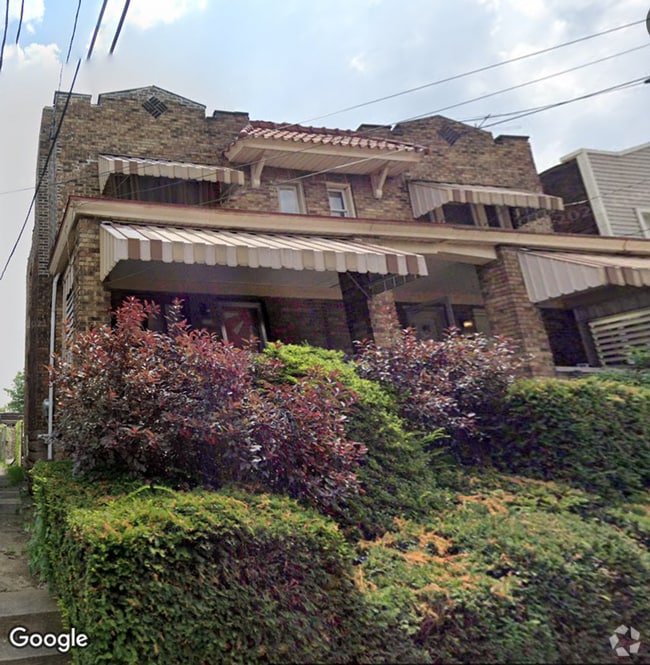 Building Photo - South Oakland Two Bedroom!