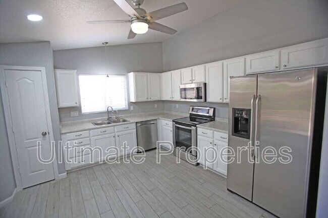 Building Photo - 20622 N 102nd Ln