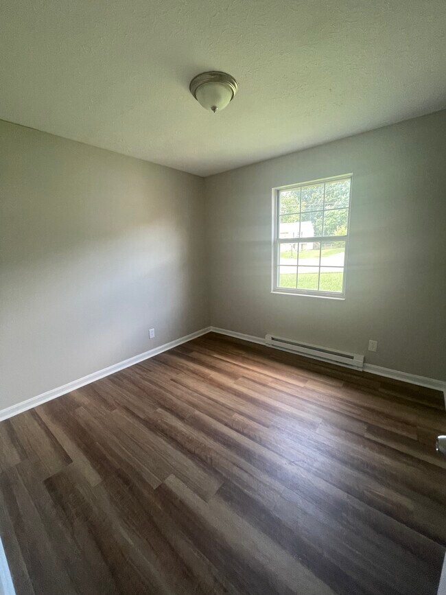 Building Photo - 161 Ashwood Dr