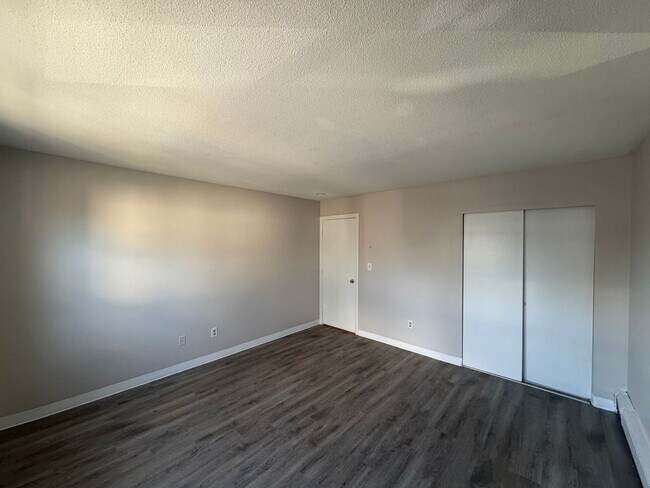 Building Photo - 158-162 Water st-11