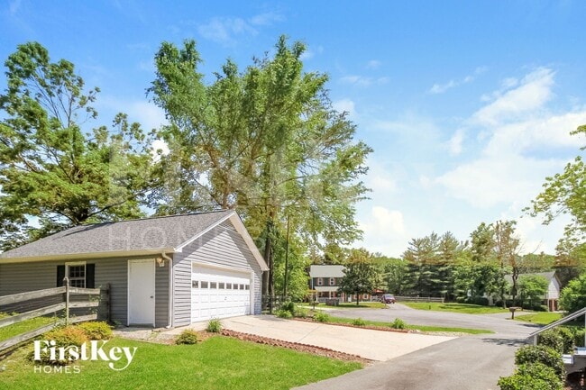 Building Photo - 7089 Avenbury Cir