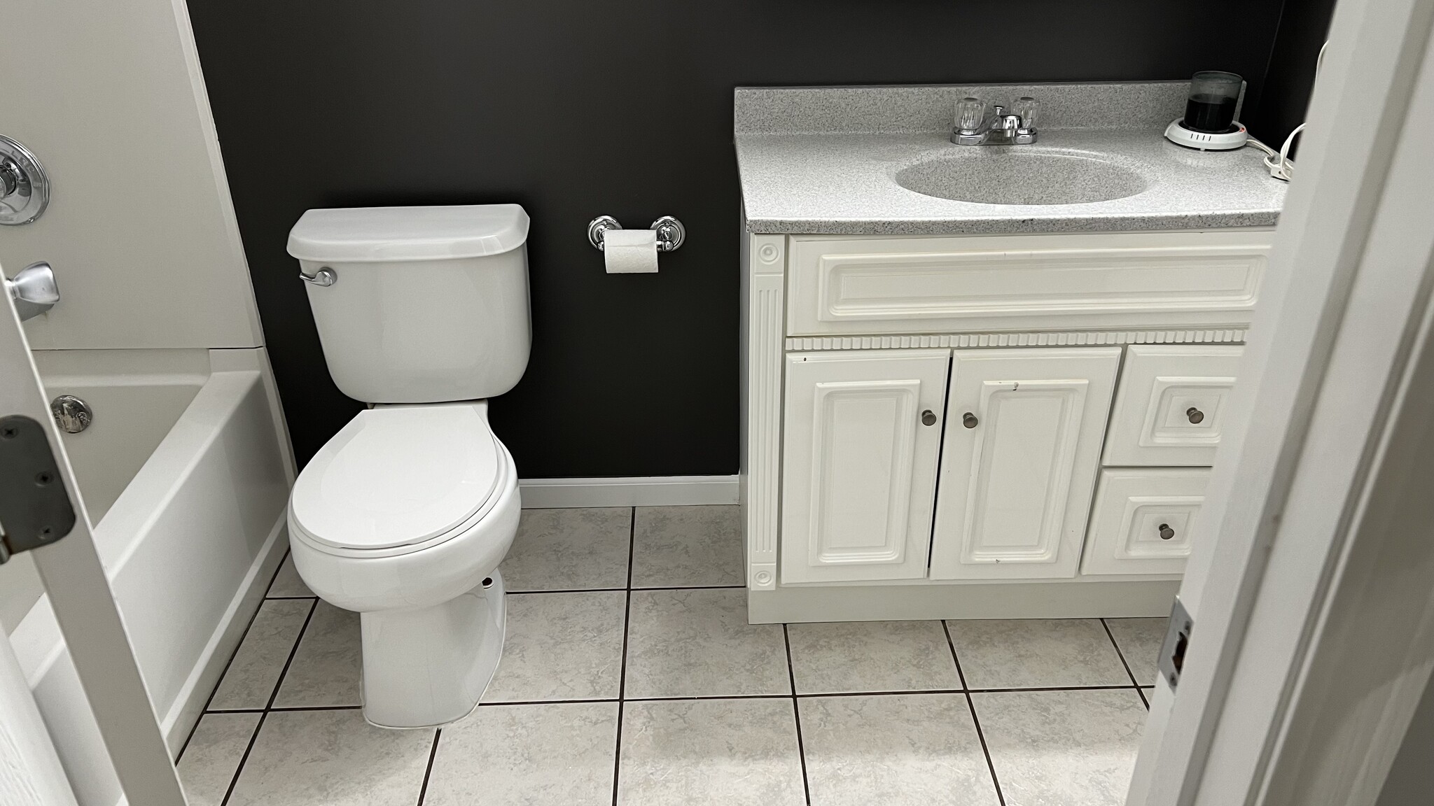 Building Photo - 6076 Georges Park Dr