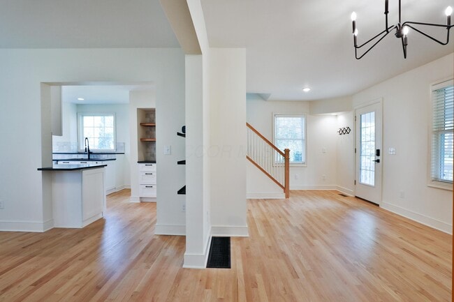 Building Photo - 125 S Knox St