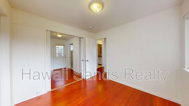 Building Photo - 3901 Maunahilu Pl