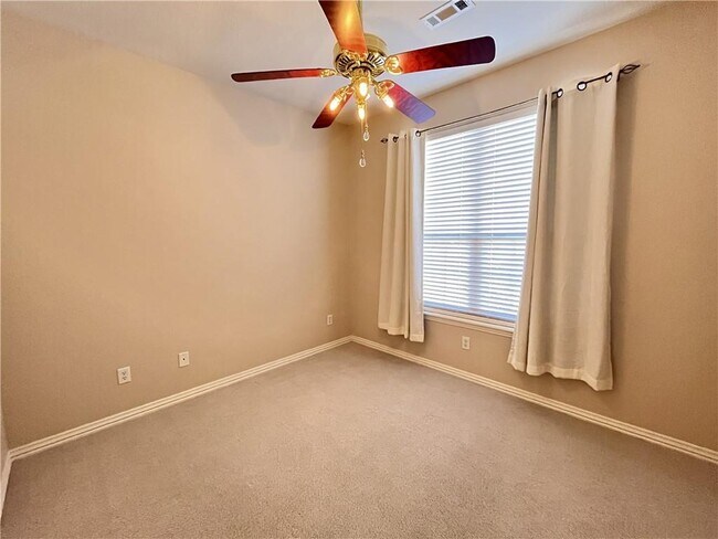 Building Photo - 28 Highland Pkwy