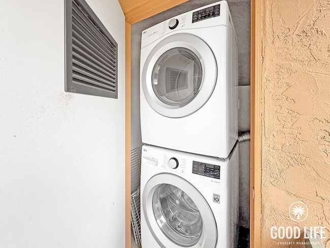 Building Photo - Beautiful 3B/2BA Condo in Rancho Bernardo for Rent!