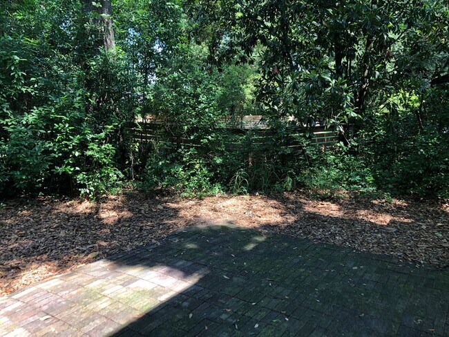Building Photo - Available 9/8. Beautiful 4BR/2.5BA Home Av...