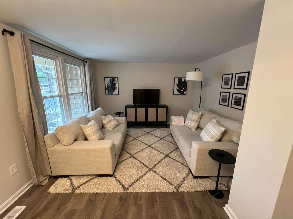 Building Photo - 442 Shady Glen Dr