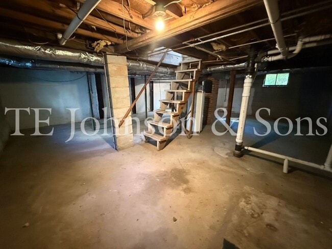 Building Photo - Charming 2 Bedroom Home with Basement & Modern Updates in Winston-Salem