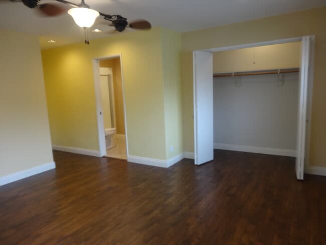 Building Photo - 17565 Bullock St