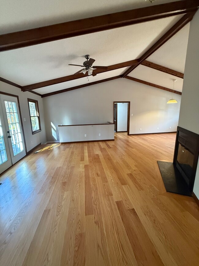 Building Photo - 4711 Highview Ct