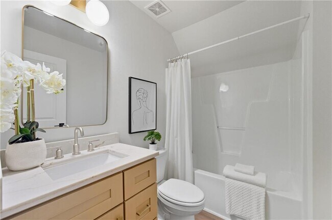 Building Photo - 180 Summit Ave SE