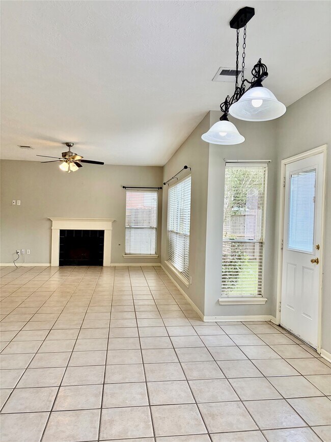 Building Photo - 4742 Stoney Point Ct