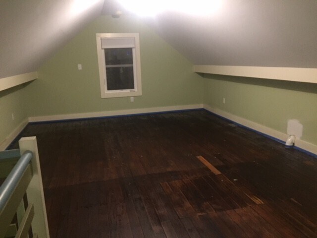 Building Photo - Charming Home with Flexible Layout