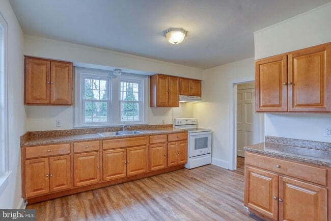 Building Photo - 1031 S Dupont Blvd