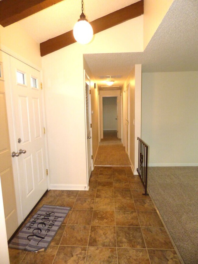 Building Photo - Rent Special: 1/2 Off April's Rent!! 3 bed 2 bath Home in North Salem