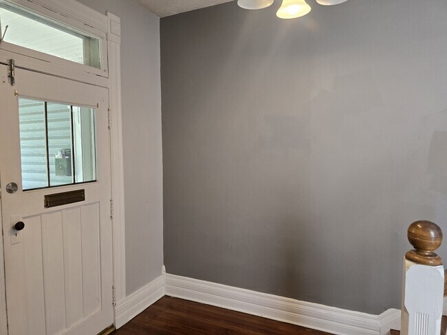 Building Photo - 3936 Mercier St