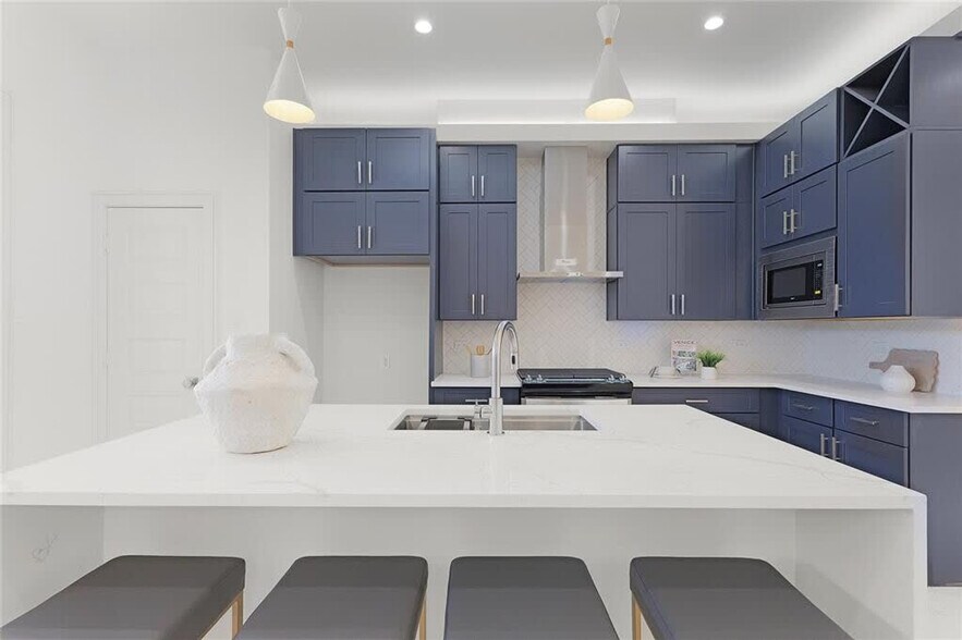 Building Photo - 2926 El Fenice Ln