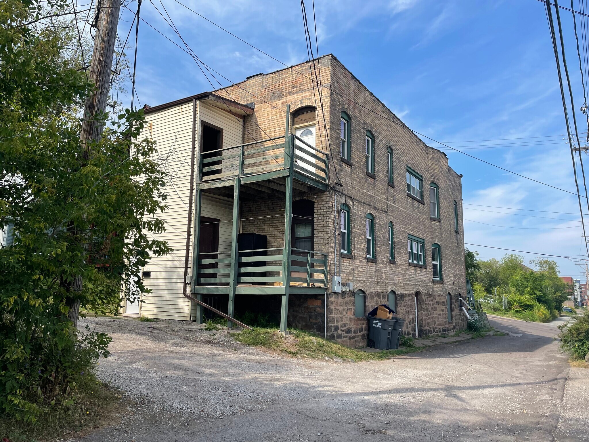 Building Photo - 319 N 4th Ave W
