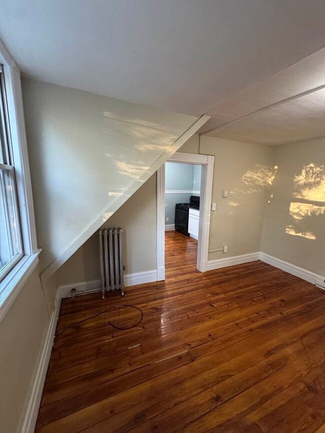 Building Photo - Charming 1-Bedroom Apartment in Russell, MA