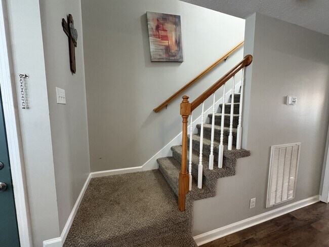 Building Photo - 515 Fox Trot Dr